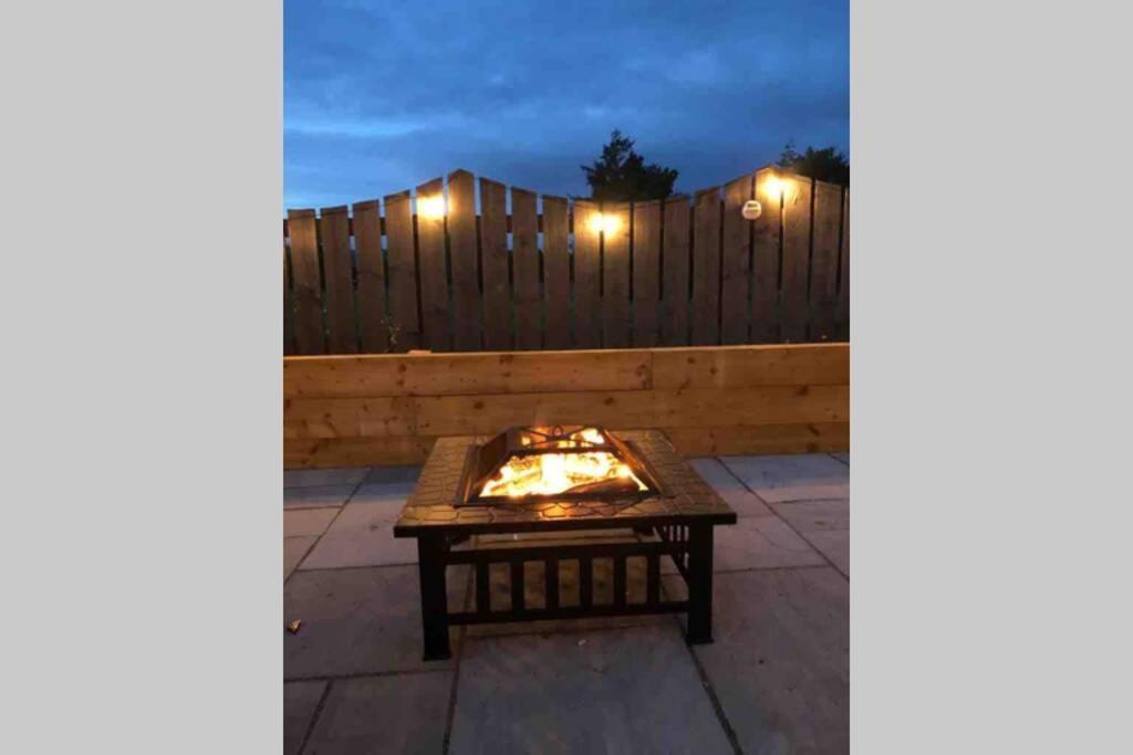 Alcantara- Modern Home With Hot Tub- Sleeps 10 Cromdale Buitenkant foto