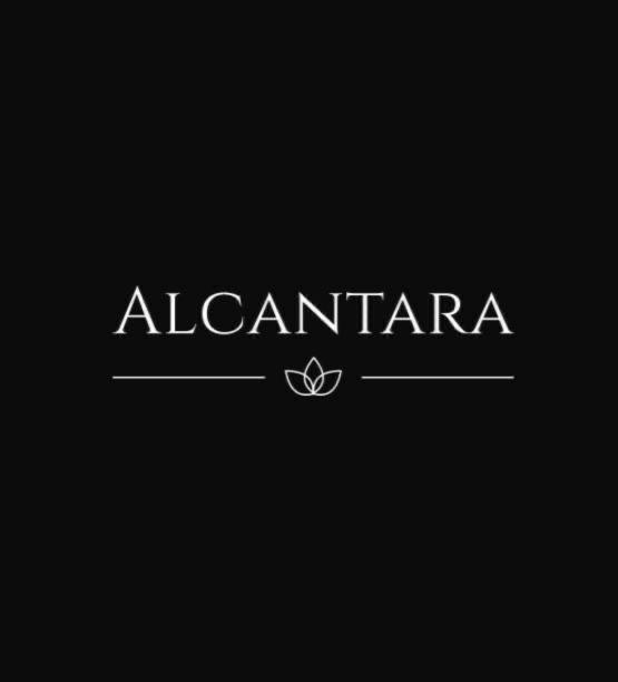 Alcantara- Modern Home With Hot Tub- Sleeps 10 Cromdale Buitenkant foto