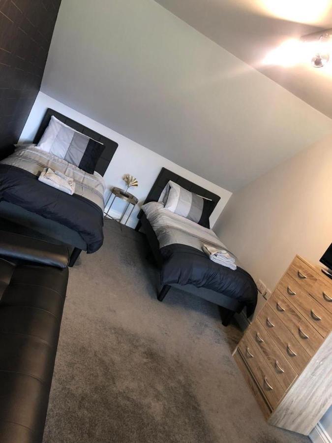 Alcantara- Modern Home With Hot Tub- Sleeps 10 Cromdale Buitenkant foto